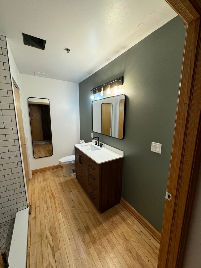Photo - 215 W Maple St Unit 605