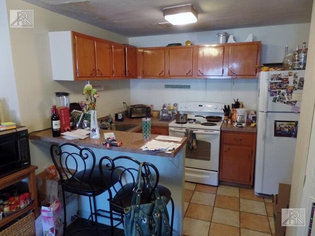 Building Photo - 2 bedroom in Brighton MA 02135 Unit 9 Rental