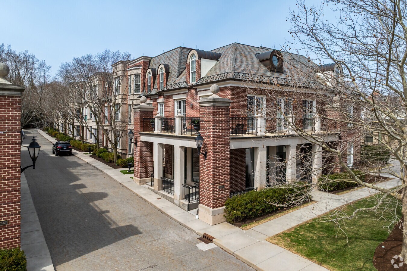 Photo - Regent's Row Condominiums
