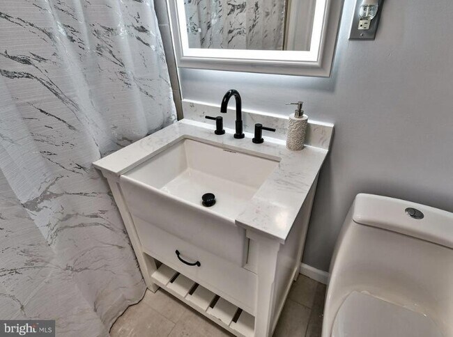 Photo - 4409 Romlon St Unidad 102