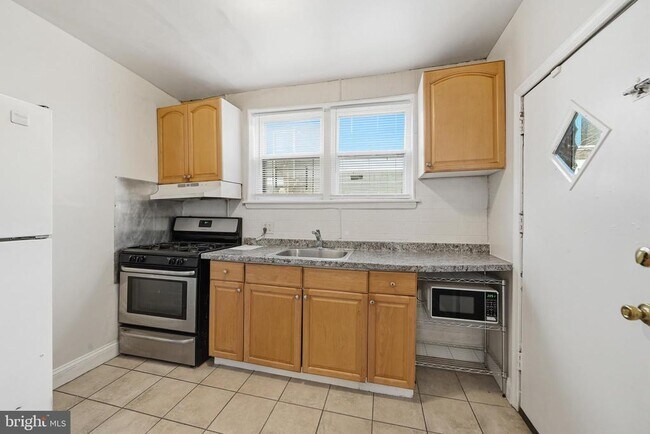 Photo - 430 Cross St