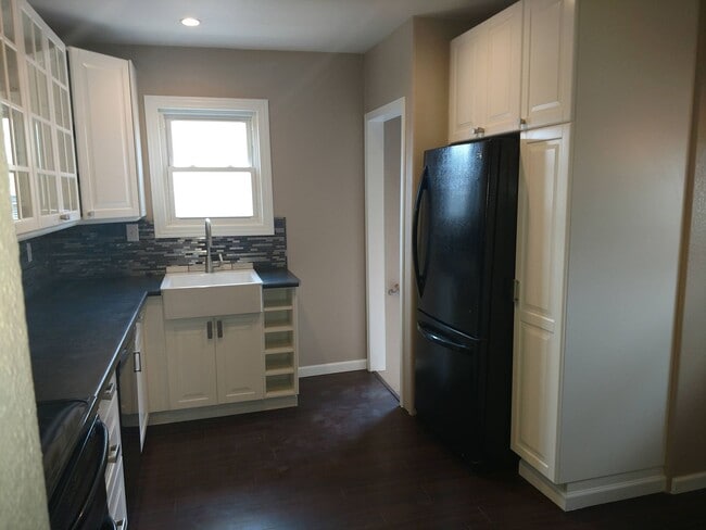 Photo - ALL PROSPECTIVE TENANTS MUST SUBMIT A $58 ...