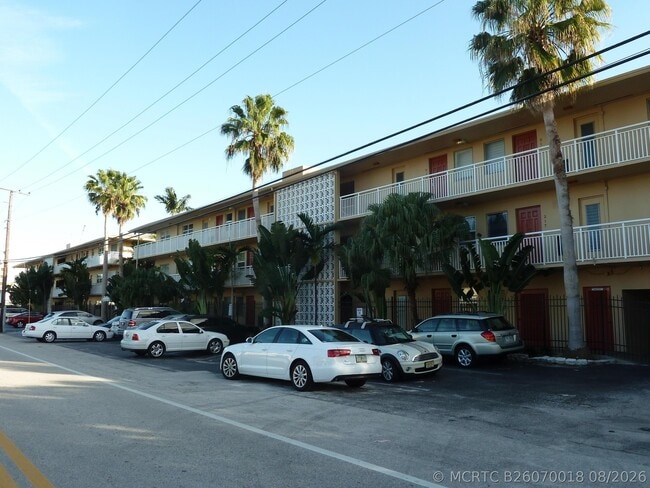 Photo - 1510 SE 15th St Unit 304