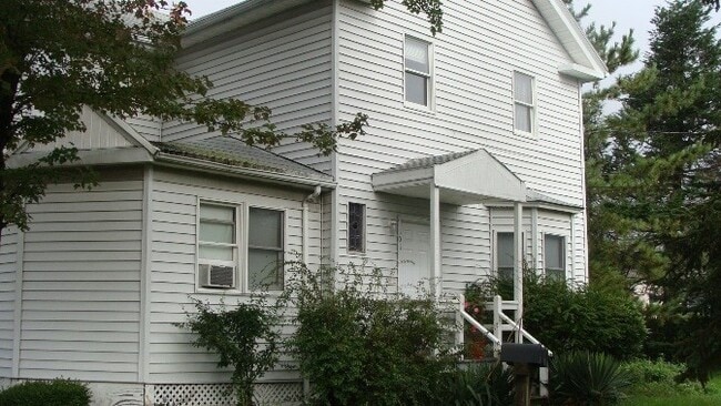 Building Photo - 101 Vine St Unit 1