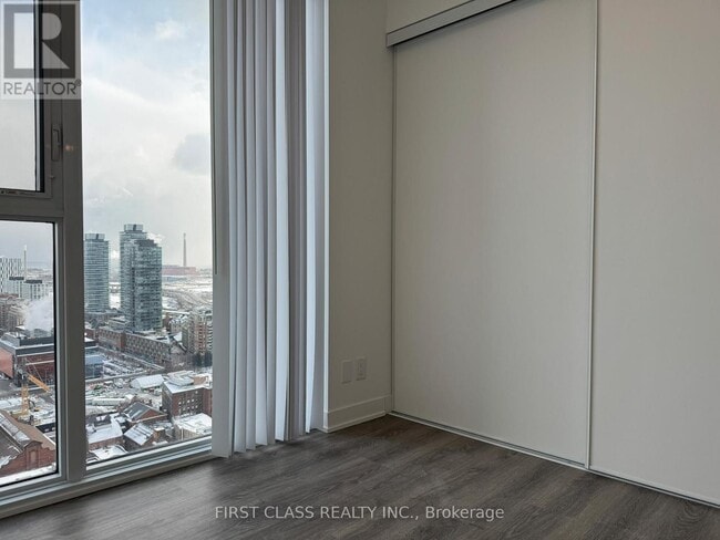 Photo - 180 Front St E Unit 3306