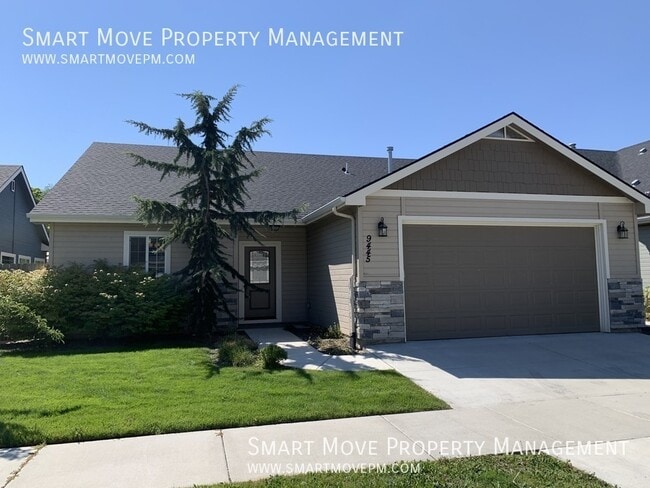 Building Photo - 9445 W Woodland Ln