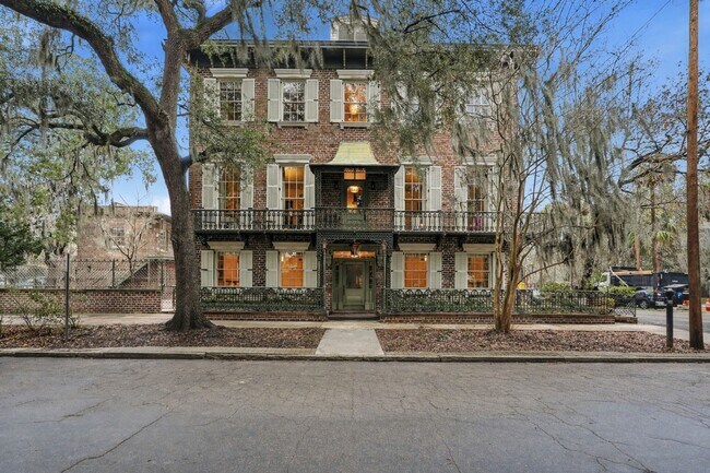 124 E Mc Donough St Unit Haywood House - Unit 700