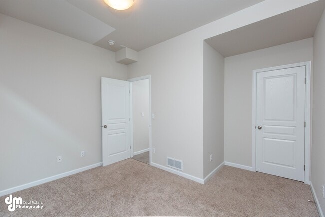 Photo - 156 Willow View Circle