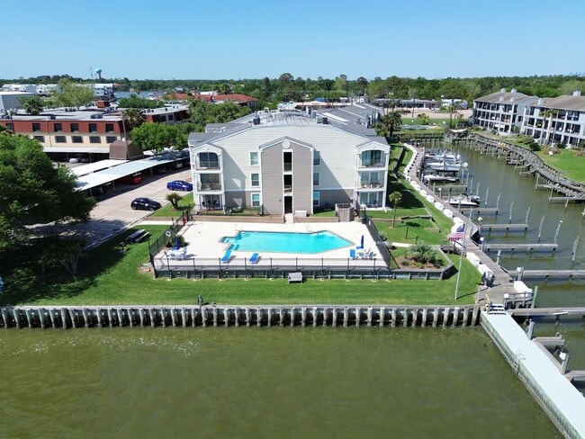 Photo - 205 Yacht Club Ln Unit 205