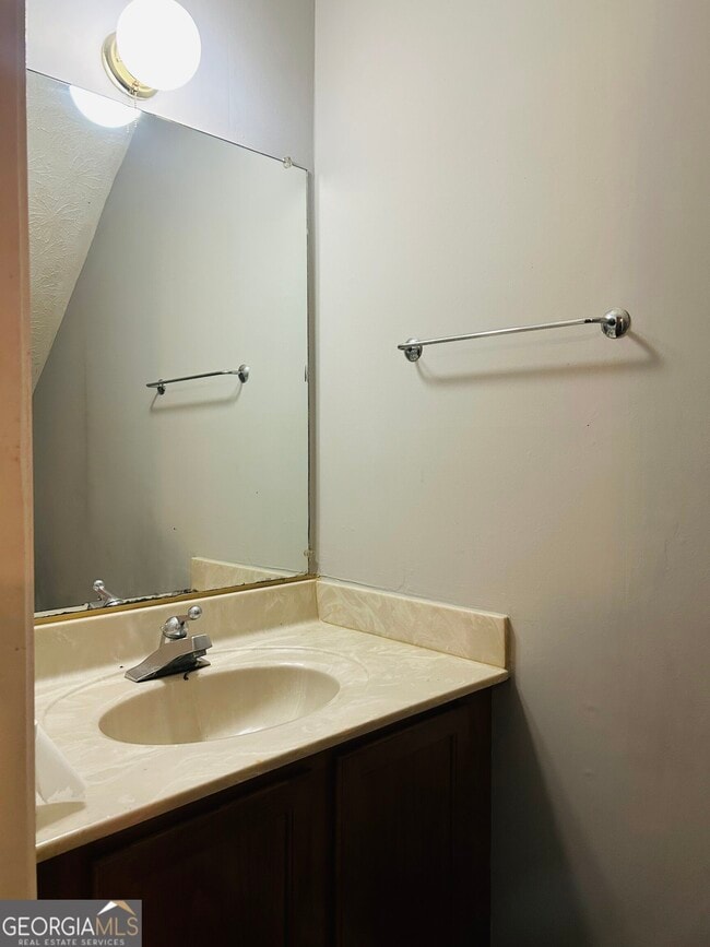 Photo - 207 Hillcrest Dr