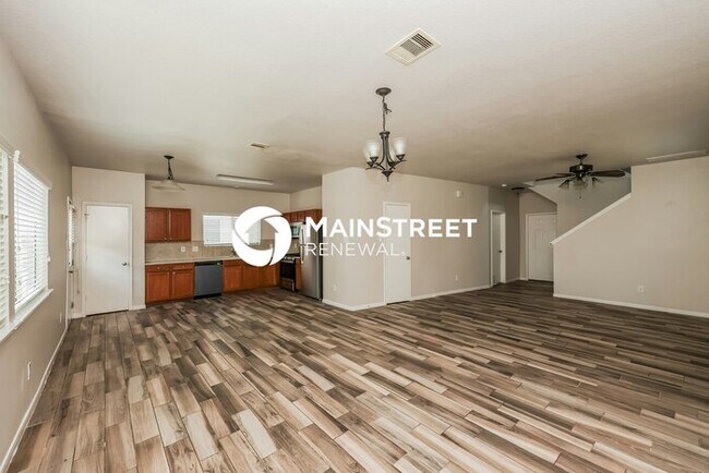 Photo - 5 Bedroom Pet-Friendly Home in KATY, TX with Main Street Renewal