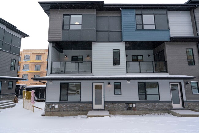 Photo - 42 Cranbrook Common SE