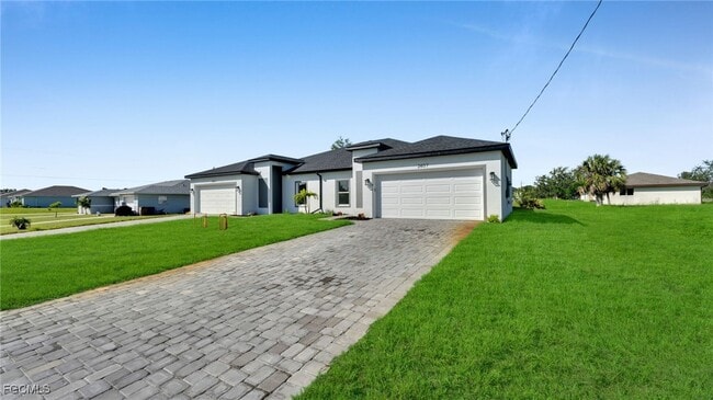 Photo - 2405-2407 Xelda Ave N