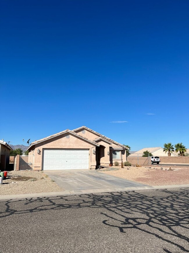 Building Photo - VACATION RENTAL -- 2 Bedroom, 2 Bath