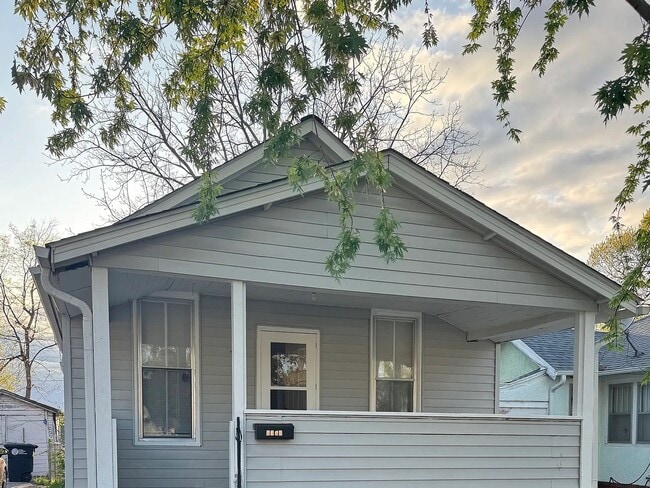 Building Photo - COMING SOON! Charming 2 Bedroom Home Near Dundee!