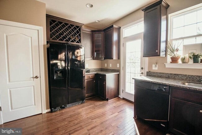 Photo - 7454 Riding Meadow Way