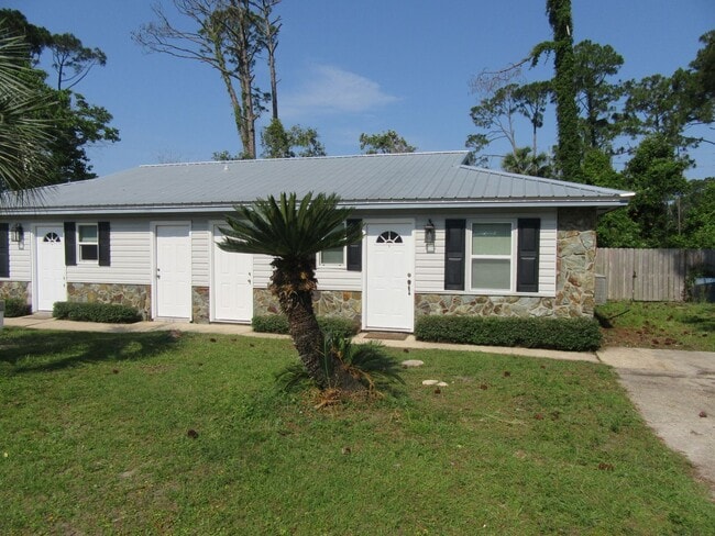 Building Photo - 2524 Beech St Unit 2524 Beech St. #A Rental