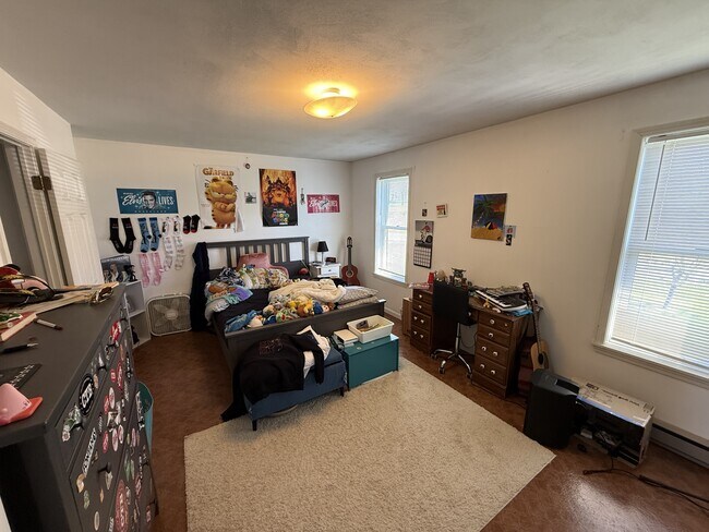 Photo - 160 Westview Ln