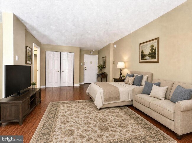 Photo - 1440 N St NW Unidad 205