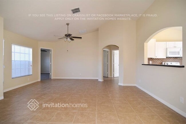 Photo - 356 SW Fig Ave