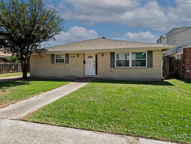 Photo - 4505 Laplace St
