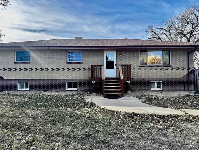 Building Photo - 1743 Burton St Unit Upstairs