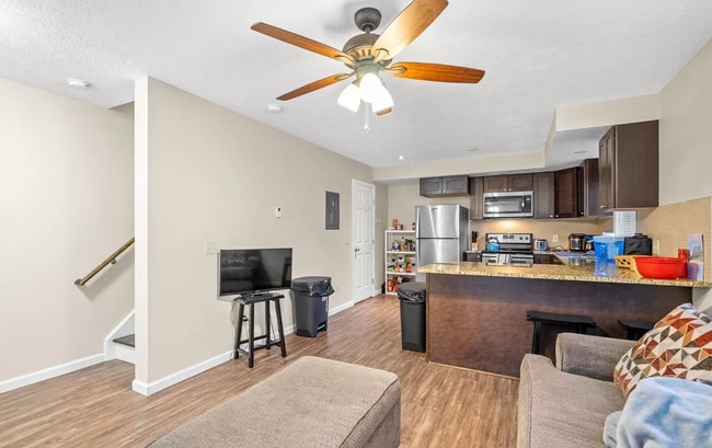 Photo - 127 Birdseye View Dr Unidad B