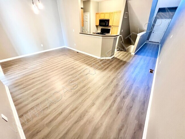 Photo - Beautiful and Spacious Olathe West Townhome-Available NOW!!