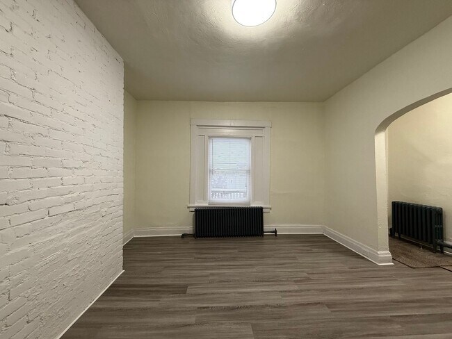 Photo - Updated 4BR House now showing!