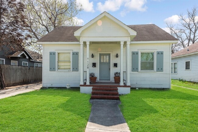 Photo - 128 E 23rd St House