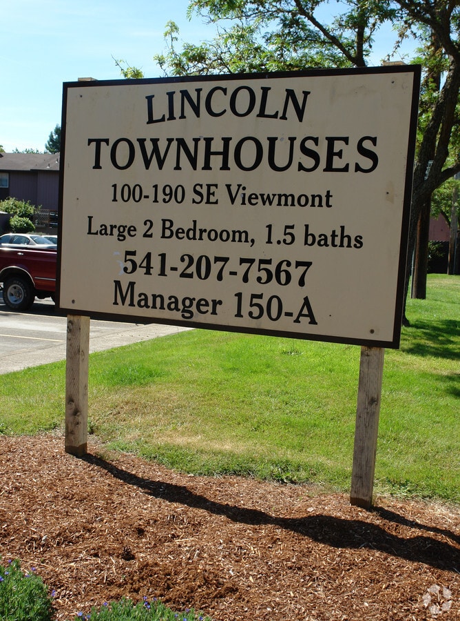 Photo - Lincoln Townhouses