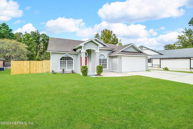 Photo - 824 Plymouth Ct