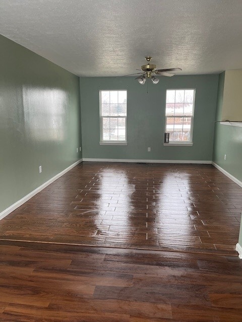 Photo - 405 Bertha Way