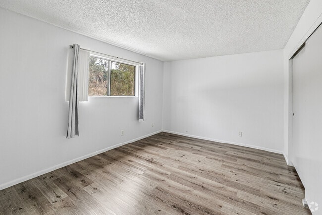 1BR, 1BA - 500SF - Bedroom