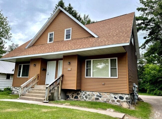 Building Photo - 221 Maple St Unit A Rental