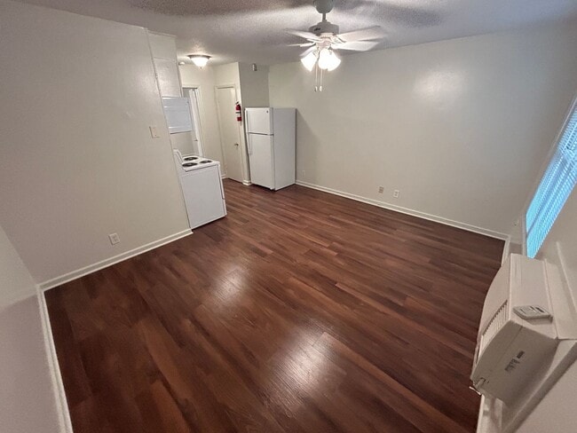 Photo - 1216 W Chapel Hill Rd