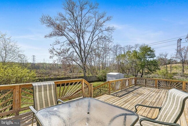 Photo - 2037 Dewey Dr