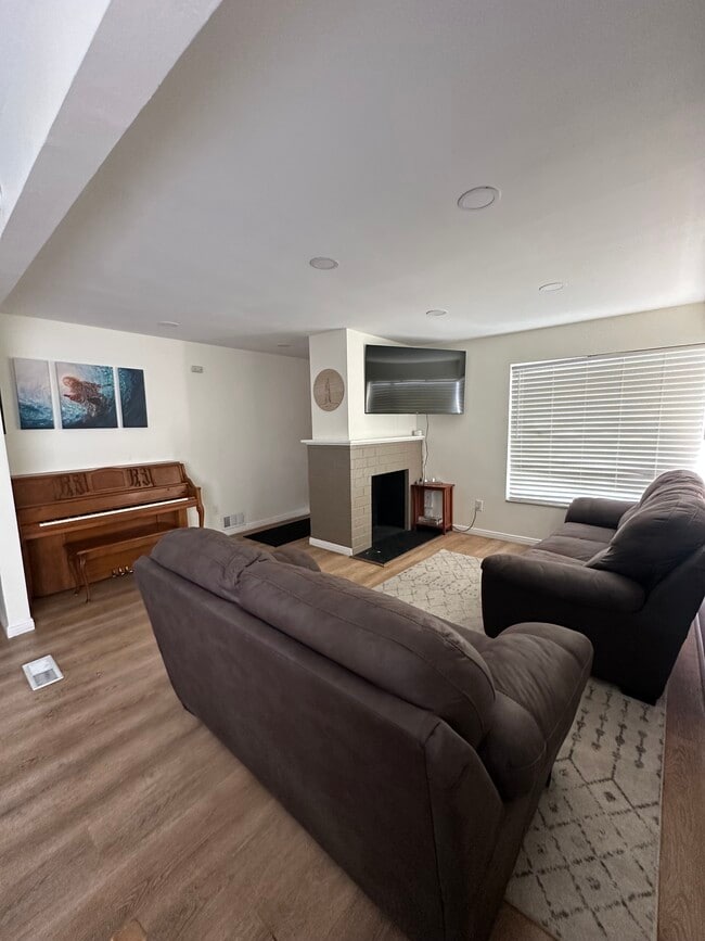 Building Photo - 1636 S 200 E Rental