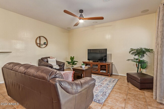 31748 N Blackfoot Dr