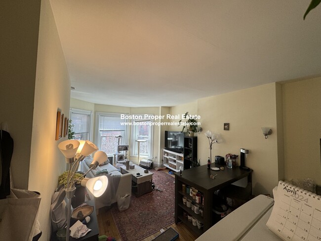 Photo - 225 Newbury St Apartments