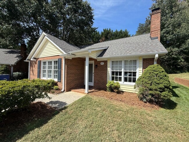 Photo - 815 Meadowstone Dr