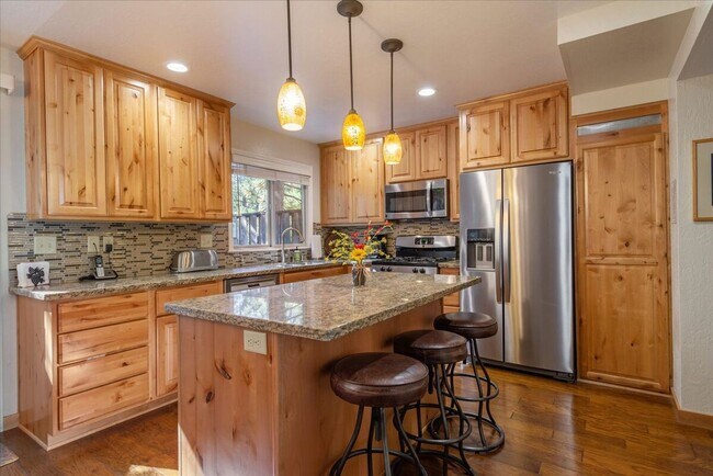 Photo - Lake Forest 3 Bedroom Ski Lease Unit 142