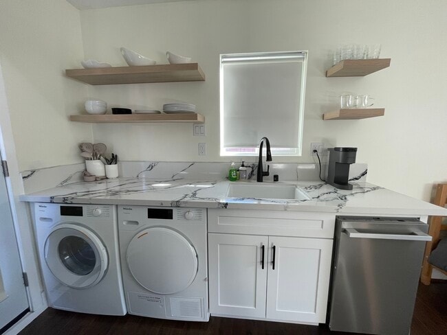 Photo - 17432 Covello St Unit 17432