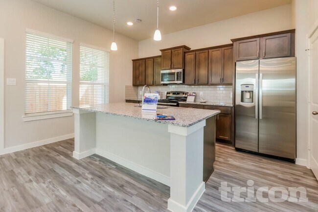 Photo - 9835 Willow Creek Commerce Dr