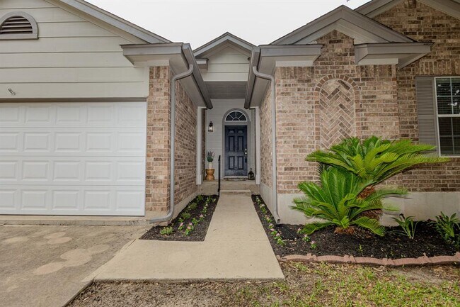 Photo - 208 Discovery