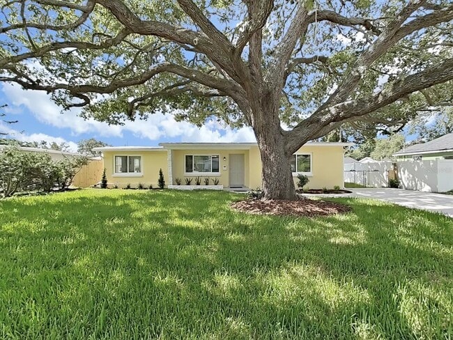 Building Photo - 4610 W Bay Villa Ave