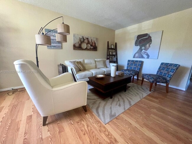 Building Photo - 312 Mansfield G Unit 312