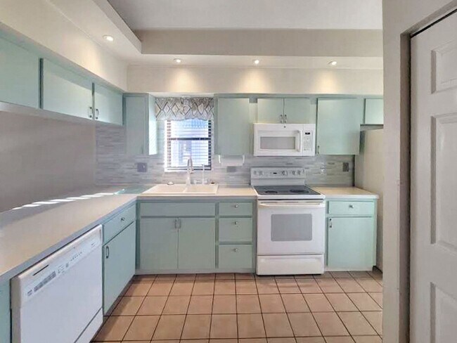 Photo - Golfview Annual Condo for Rent Unit 229 Golfview