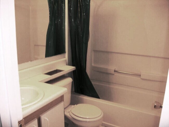 Photo - 102 Calhoun St