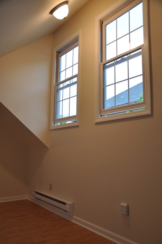 Photo - 337 S Broadway Park Unidad A